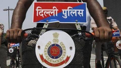 Harassed by auto-driver, girl waits for cops for an hour Harassed by auto-driver, girl waits for cops for an hour