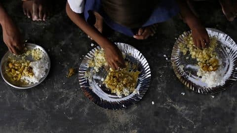 Delhi: Alarming rise in lizards in mid-day meals during monsoons Delhi: Alarming rise in lizards in mid-day meals during monsoons