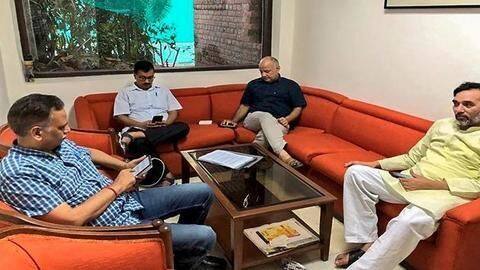 #AAPvsCentre: SC gives electricity-board to AAP, Anti-corruption bureau to L-G #AAPvsCentre: SC gives electricity-board to AAP, Anti-corruption bureau to L-G