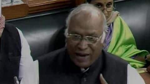 Kharge asks why Muslims? Naqvi replies Hinduism doesn't have triple-talaq Kharge asks why Muslims? Naqvi replies Hinduism doesn't have triple-talaq