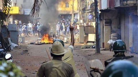 UP: 11 die in anti-CAA protests, cops contradict number UP: 11 die in anti-CAA protests, cops contradict number