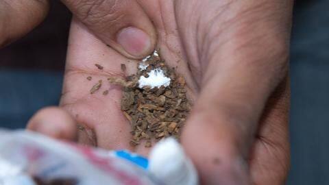 Bihar: Government planning to ban 'khaini', tobacco-form everyone's addicted to Bihar: Government planning to ban 'khaini', tobacco-form everyone's addicted to