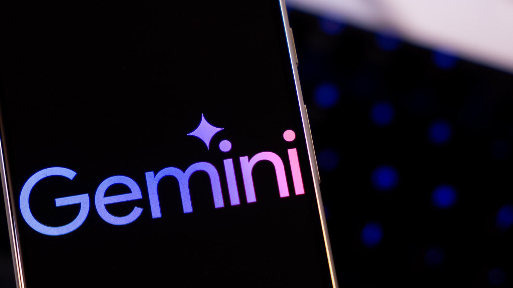 Google's Gemini AI assistant could soon manage your WhatsApp calls