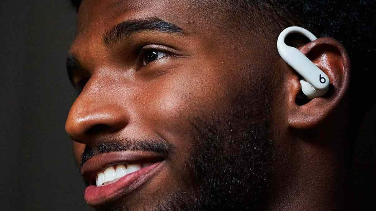 Apple's latest earbuds offer heart-rate monitoring: How the tech works