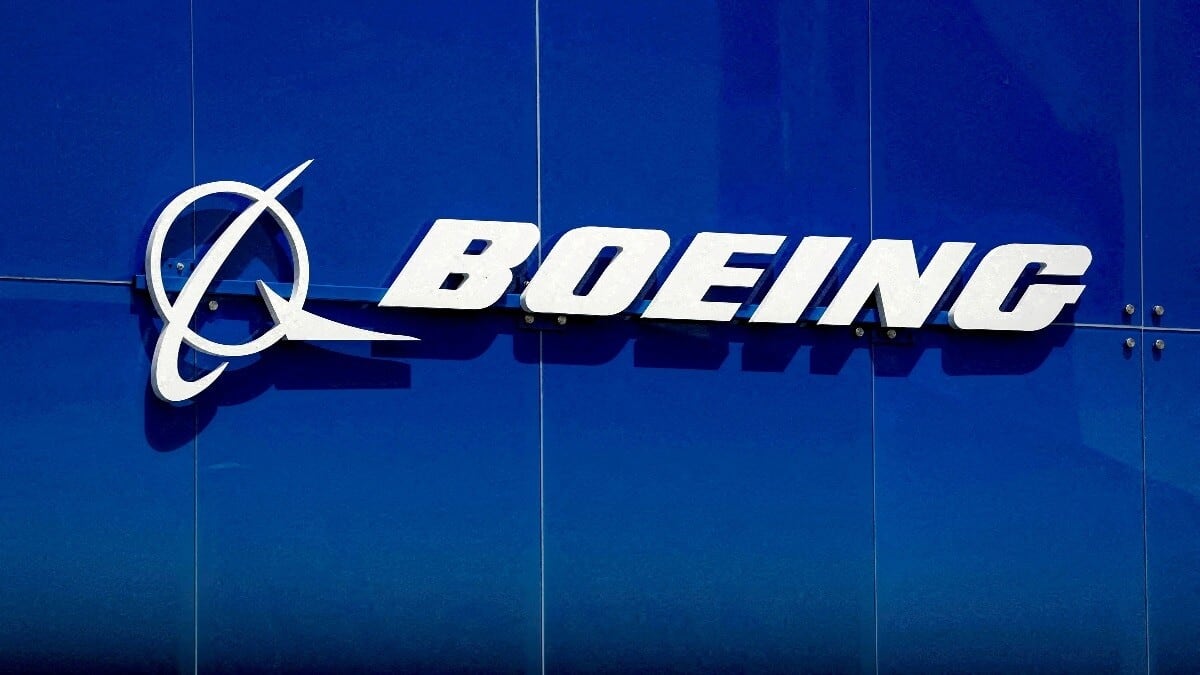 Boeing lays off hundreds of employees, resumes 737 MAX production