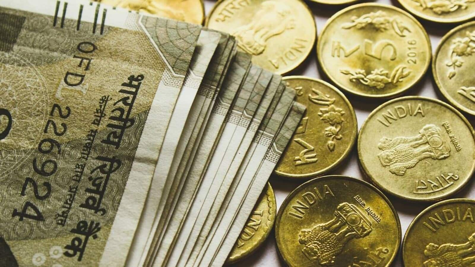 Indian rupee hits lifetime low as Trump's win boosts USD