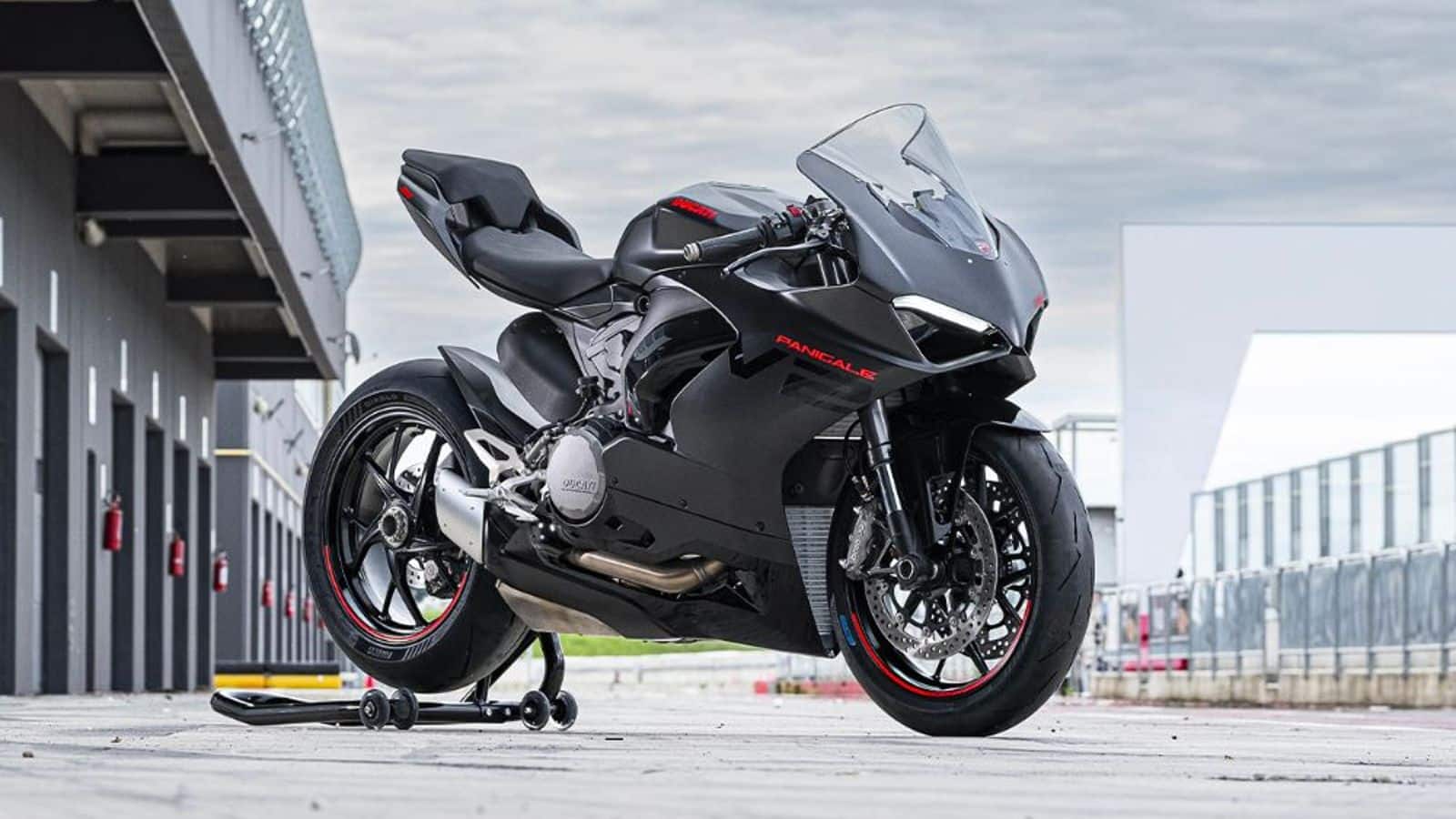 Ducati Panigale V2 Black debuts in India at ₹21 lakh