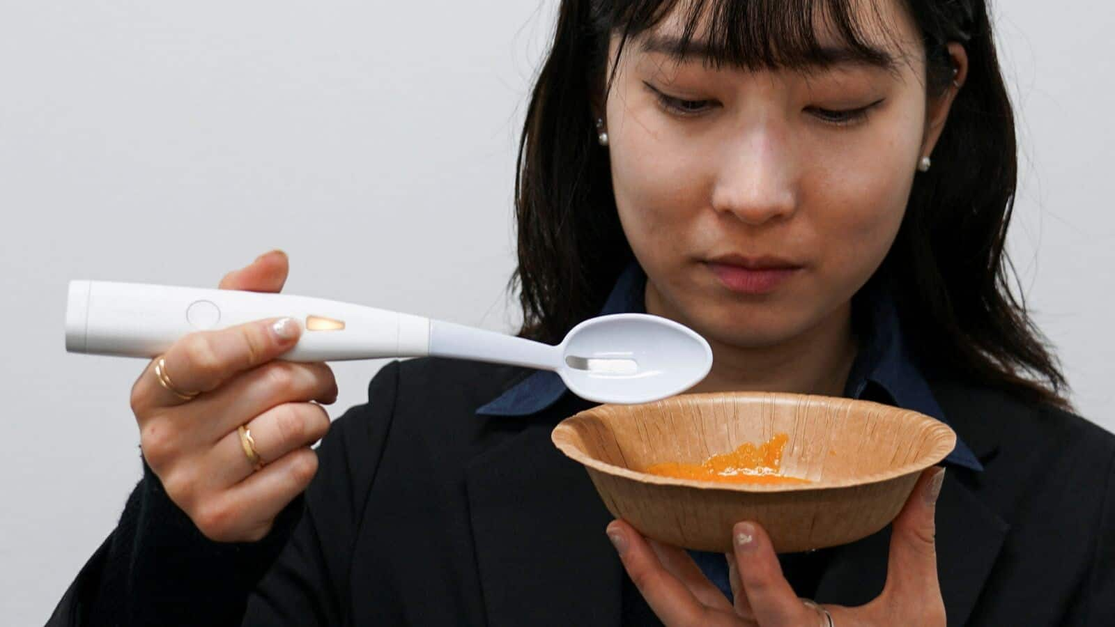 #CES2025: This electric spoon makes food saltier without extra sodium