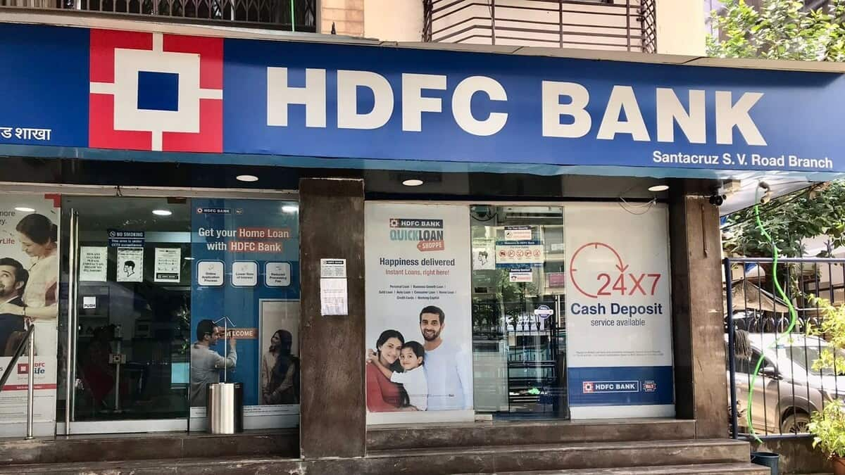 HDFC Bank plans to offload ₹70,000cr loan assets, shares surge