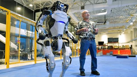 Watch: Boston Dynamics's Atlas robot performs backflip in Santa suit