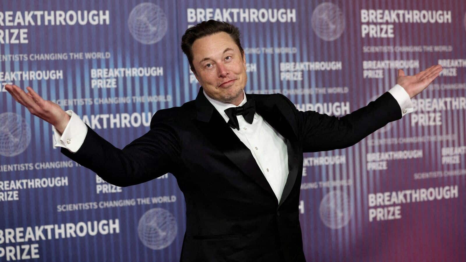 Elon Musk becomes first to hit 200M followers on X