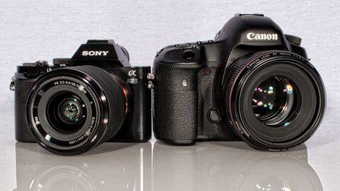 DSLR v/s Mirrorless camera: Which one is better for you? DSLR v/s Mirrorless camera: Which one is better for you?