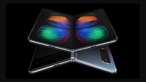Samsung's $2,000 worth Galaxy Fold has a serious display issue Samsung's $2,000 worth Galaxy Fold has a serious display issue