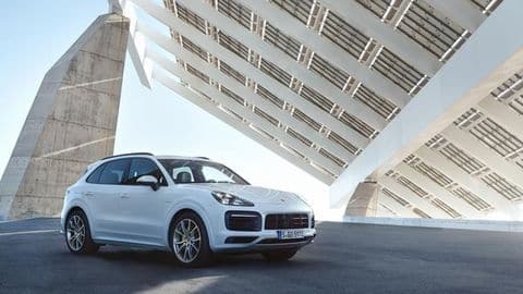 Porsche unveils 2019 Cayenne E-Hybrid with 462 bhp Porsche unveils 2019 Cayenne E-Hybrid with 462 bhp