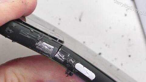 Google Pixel 4 XL: Bend test Google Pixel 4 XL: Bend test