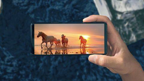 Sony Xperia 5 II's leaked marketing images confirm key features Sony Xperia 5 II's leaked marketing images confirm key features