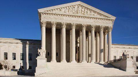 Samsung takes Apple to the US Supreme Court Samsung takes Apple to the US Supreme Court