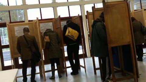 Spanish elections: New parties win big Spanish elections: New parties win big
