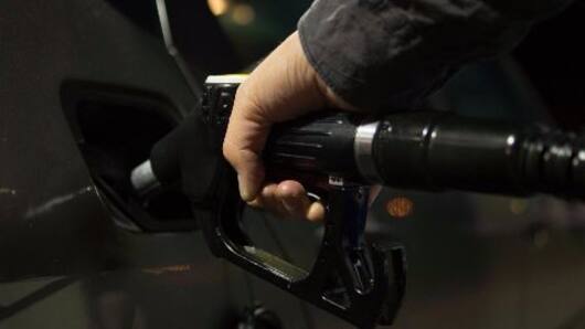 Reasons and implications of crude oil prices decline