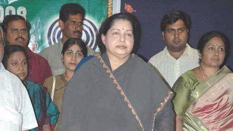 Jayalalithaa drags Karunanidhi to court on defamation charges Jayalalithaa drags Karunanidhi to court on defamation charges