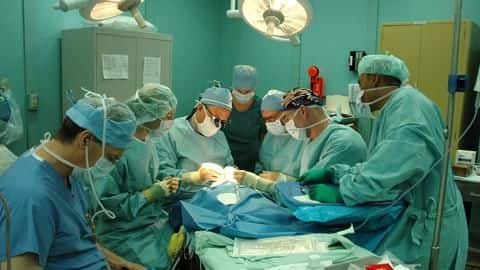AIIMS-doctor makes wrong treatment, then manipulates documents to hide mistake AIIMS-doctor makes wrong treatment, then manipulates documents to hide mistake