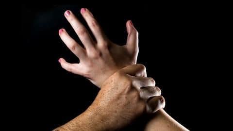 Aboard Mumbai local, man tries to molest, thrash, strangle woman Aboard Mumbai local, man tries to molest, thrash, strangle woman