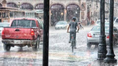 Monsoon smashes Mumbai: Delayed trains, falling trees, traffic gridlocks Monsoon smashes Mumbai: Delayed trains, falling trees, traffic gridlocks