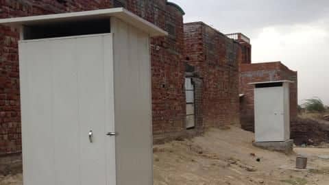 Delhi: Not one toilet built under Swachh Bharat, says CAG Delhi: Not one toilet built under Swachh Bharat, says CAG