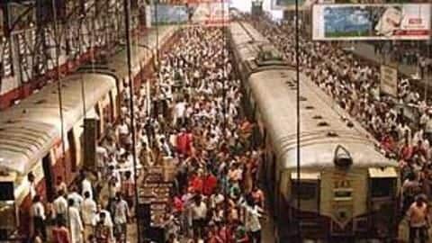 Mumbai: Book local-train tickets via mobile app for 5% discount Mumbai: Book local-train tickets via mobile app for 5% discount