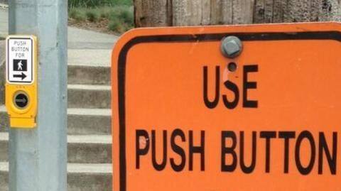 Mumbai: Use 'push-buttons,' stop traffic at junctions for easy crossing Mumbai: Use 'push-buttons,' stop traffic at junctions for easy crossing