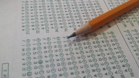 Girl who couldn't hold pen 20-days before XII-exams scores 86.6% Girl who couldn't hold pen 20-days before XII-exams scores 86.6%