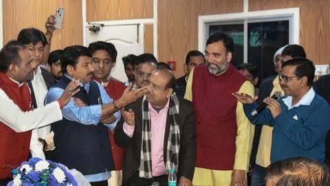 'Baap ki Dilli hai,' Kejriwal asks Manoj Tiwari, BJP fumes 'Baap ki Dilli hai,' Kejriwal asks Manoj Tiwari, BJP fumes