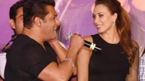 Salman gifts Iulia Vantur a diamond ring. Wedding on cards? Salman gifts Iulia Vantur a diamond ring. Wedding on cards?