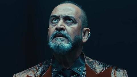 Mahesh Manjrekar goes through surgery for bladder cancer, currently recovering Mahesh Manjrekar goes through surgery for bladder cancer, currently recovering