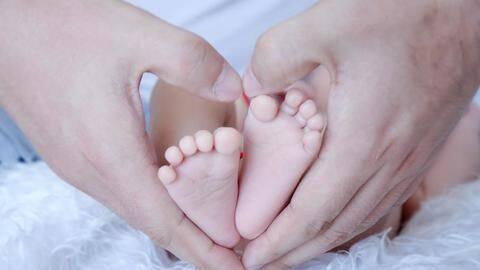 Mother reunited with kidnapped child, thanks to Mumbai police Mother reunited with kidnapped child, thanks to Mumbai police