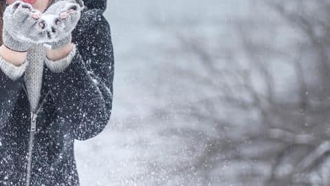Himachal Pradesh: Snowfall continues in tourist places, temperature dips further Himachal Pradesh: Snowfall continues in tourist places, temperature dips further