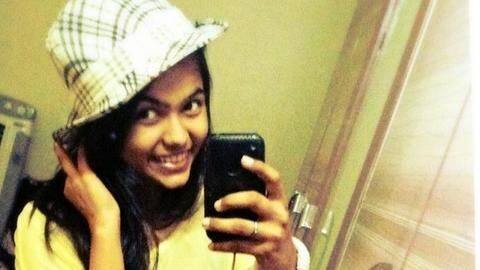 Mumbai teen narrowly escapes major injury while fighting mobile thief Mumbai teen narrowly escapes major injury while fighting mobile thief
