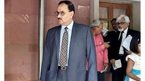 CBI निदेशक आलोक वर्मा को सुप्रीम कोर्ट से नहीं मिली क्लीन चिट CBI निदेशक आलोक वर्मा को सुप्रीम कोर्ट से नहीं मिली क्लीन चिट