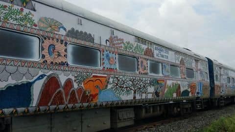 Sampark Kranti coaches now look so pretty, courtesy Madhubani painting Sampark Kranti coaches now look so pretty, courtesy Madhubani painting