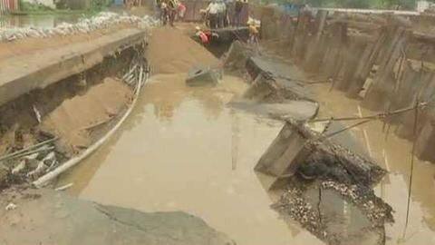 Bailey Road caves in after heavy rain in Bihar Bailey Road caves in after heavy rain in Bihar