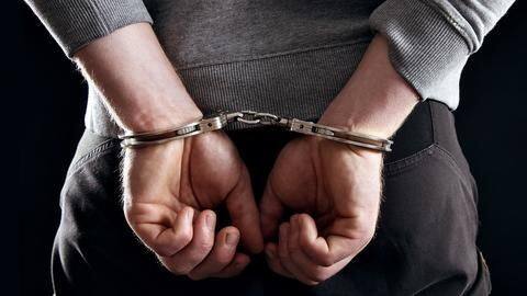 Brazilian held with Rs. 2.5cr worth cocaine at Mumbai airport Brazilian held with Rs. 2.5cr worth cocaine at Mumbai airport