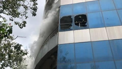 Mumbai: Fire breaks out in 7-story building in Andheri Mumbai: Fire breaks out in 7-story building in Andheri