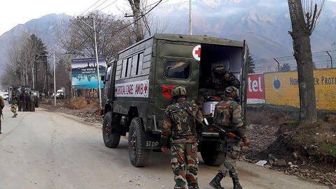 J&K: Civilian killed, 3 jawans injured in Kulgam encounter J&K: Civilian killed, 3 jawans injured in Kulgam encounter