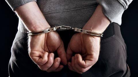Vadodara: Three men held for assault on woman cop 'paraded' Vadodara: Three men held for assault on woman cop 'paraded'