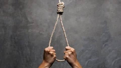 Chhattisgarh: Scolded for using phone in class, 16-year-old hangs self Chhattisgarh: Scolded for using phone in class, 16-year-old hangs self