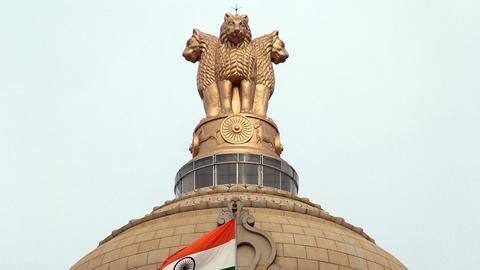 Maharashtra: IAS officer fractures ribs after falling in washroom Maharashtra: IAS officer fractures ribs after falling in washroom