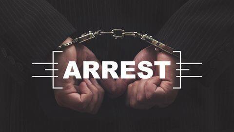 2 railway employees arrested with illegal liquor in Bihar 2 railway employees arrested with illegal liquor in Bihar