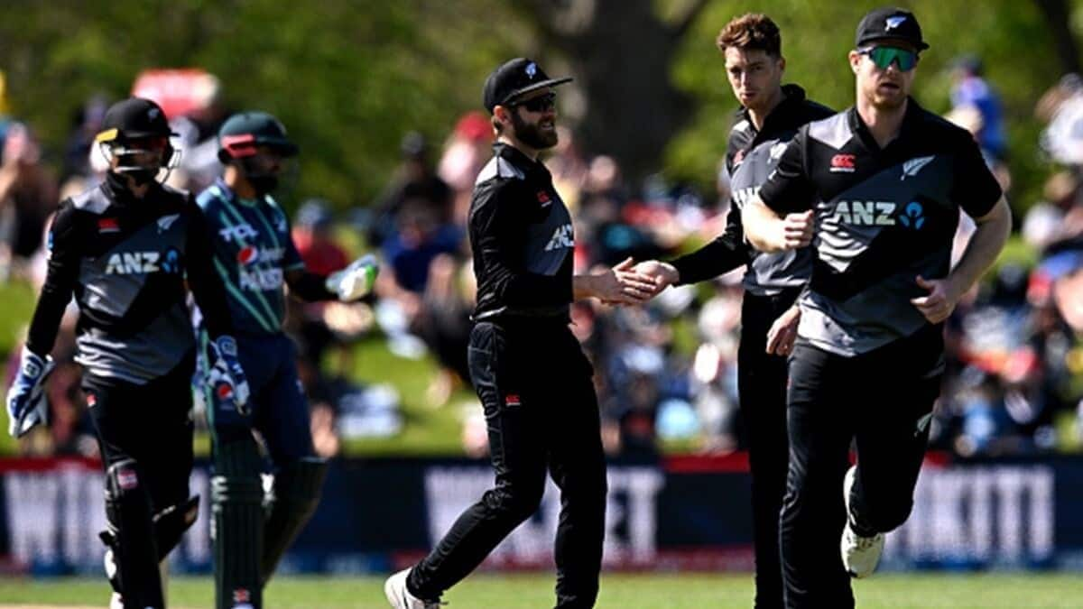 Mitchell Santner confident in NZ's versatile squad for Champions Trophy