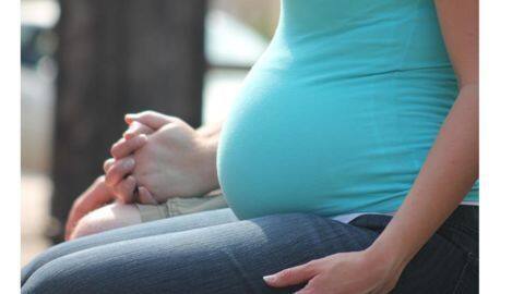 Cabinet proposes ban on "commercial surrogacy" Cabinet proposes ban on "commercial surrogacy"