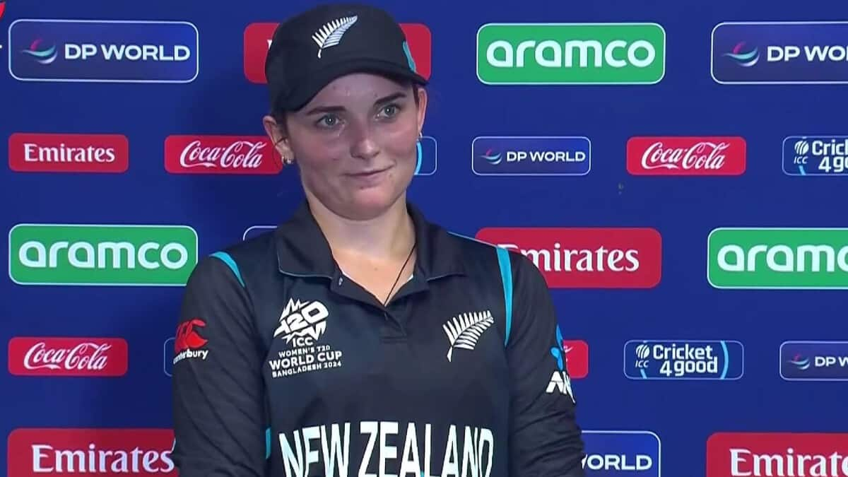 Amelia Kerr claims four-fer in first WODI versus India